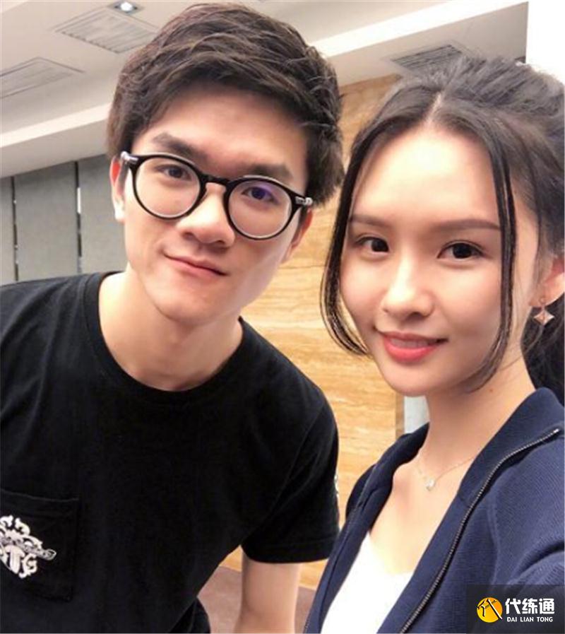 LOL手游真要来了?拳头小动作暗示,两款新皮肤专为国服上线