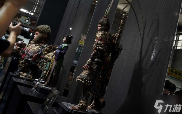 《黑神话：悟空》天命人大圣金甲全身像发布